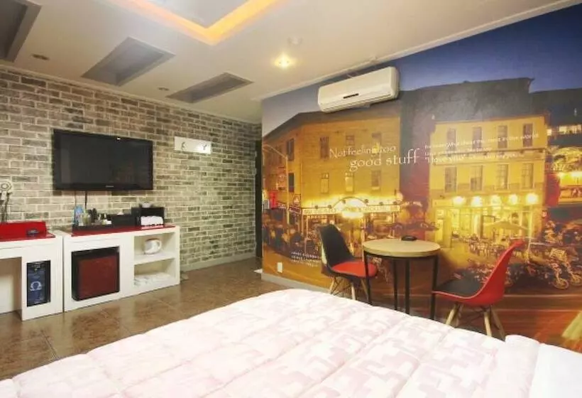 Diamond Motel
