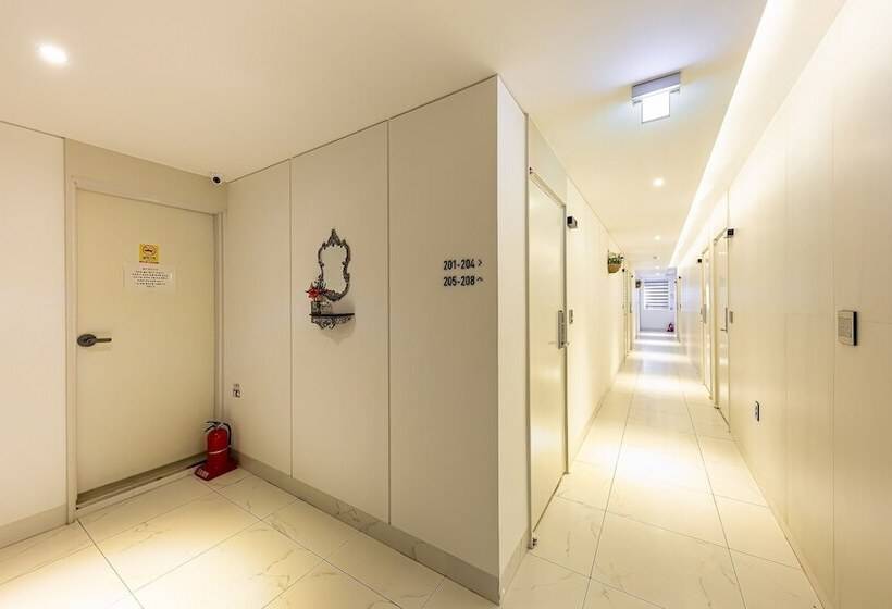 מוטל Yongin Monterey 17