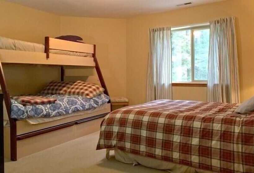 Mt Baker Lodging Cabin 29   Sleeps 11