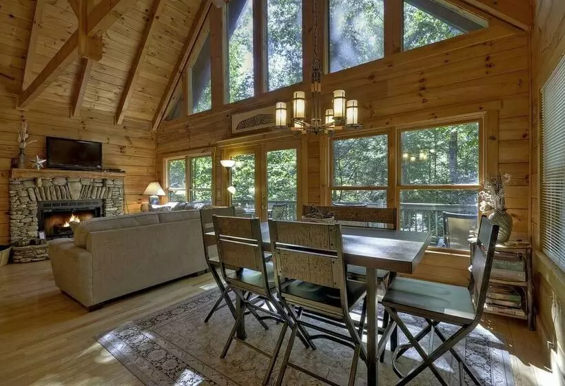 Thunder Falls Cabin Perched Over 10ft Waterfalls!