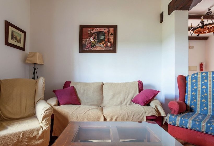 Andalusian Villa With Private Pool And Tennis Court Located 30 Km From Cordoba