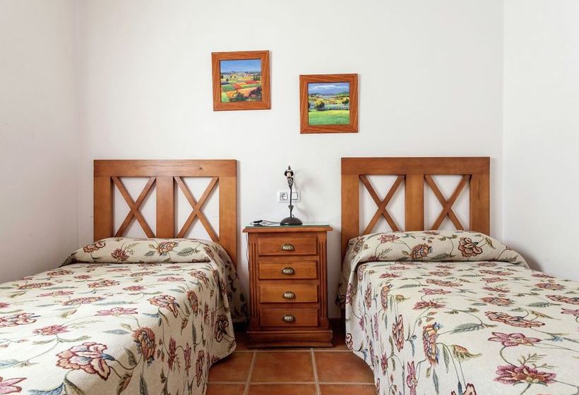 Andalusian Villa With Private Pool And Tennis Court Located 30 Km From Cordoba