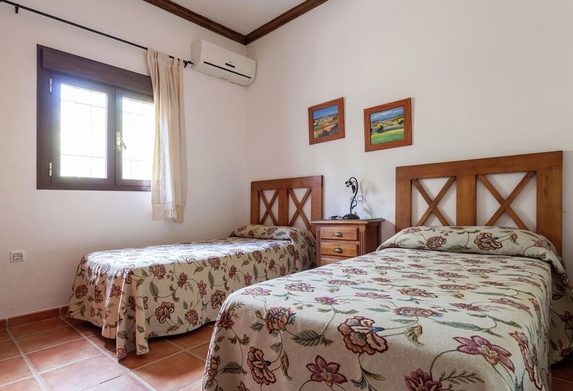 Andalusian Villa With Private Pool And Tennis Court Located 30 Km From Cordoba