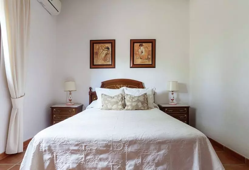 Andalusian Villa With Private Pool And Tennis Court Located 30 Km From Cordoba