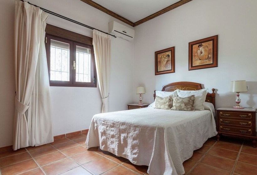 Andalusian Villa With Private Pool And Tennis Court Located 30 Km From Cordoba