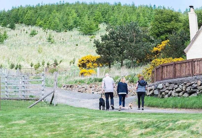 Barn Lodge With Hot Tub Near Cupar, Fife