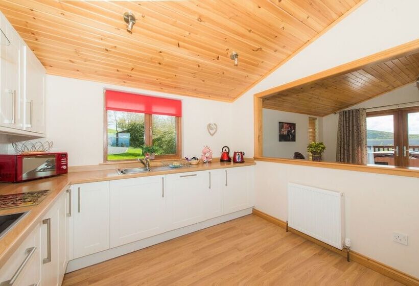 Barn Lodge With Hot Tub Near Cupar, Fife