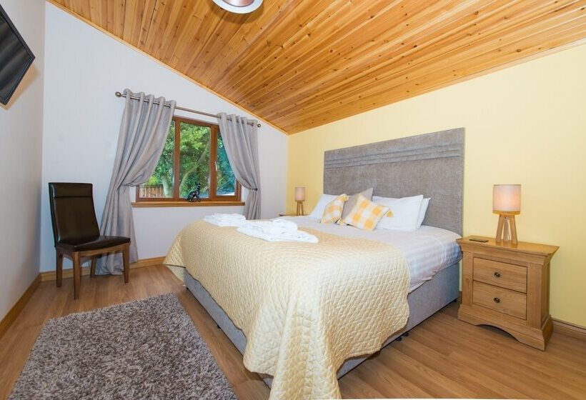 Barn Lodge With Hot Tub Near Cupar, Fife