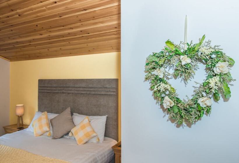 Barn Lodge With Hot Tub Near Cupar, Fife