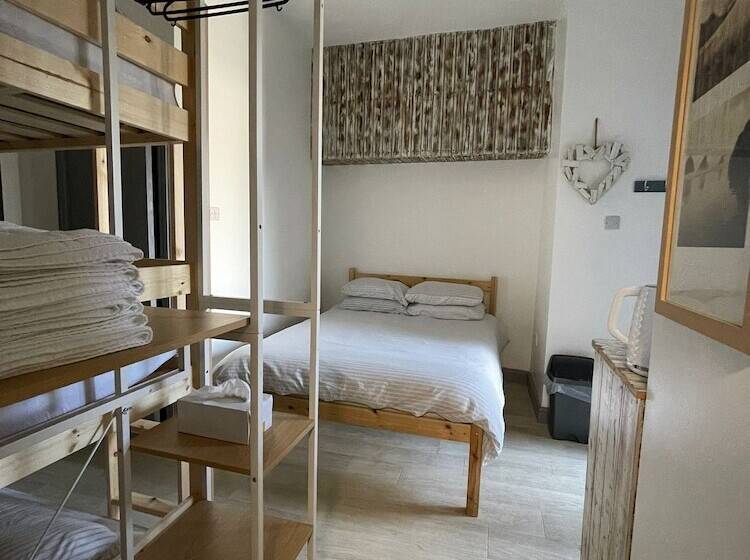 ベッドアンドブレックファースト Shore Lodge