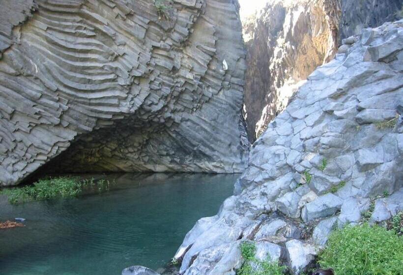 Bed and Breakfast Villa Le Gemelle Dell'alcantara