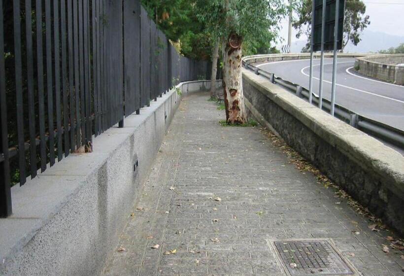 Bed and Breakfast Villa Le Gemelle Dell'alcantara