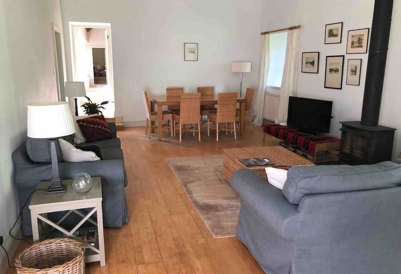 Charming Rural Cottage In Kippen, Stirlingshire