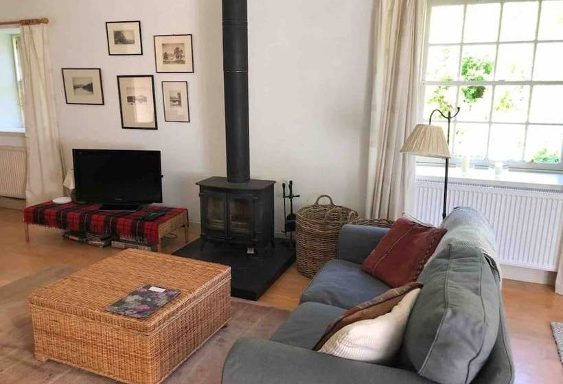 Charming Rural Cottage In Kippen, Stirlingshire