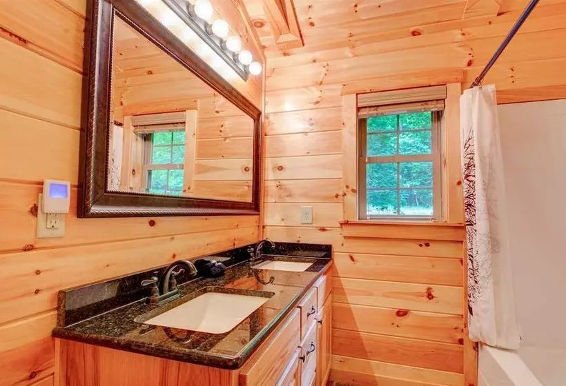 Gillford Cabin
