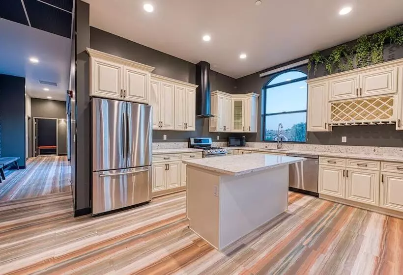 Hotelli Lexen   Newhall