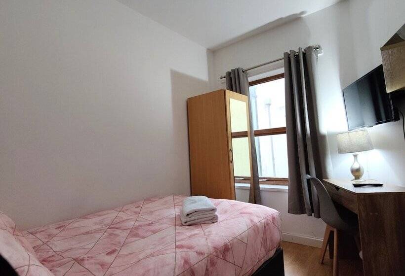 פנסיון Liverpool City Centre Private Rooms Including Smart Tvs   With Shared Bathroom