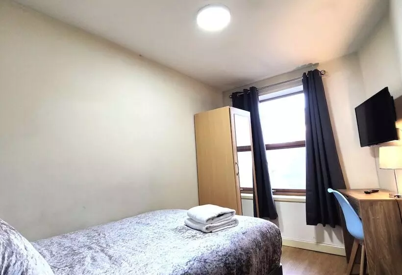 ペンション Liverpool City Centre Private Rooms Including Smart Tvs   With Shared Bathroom