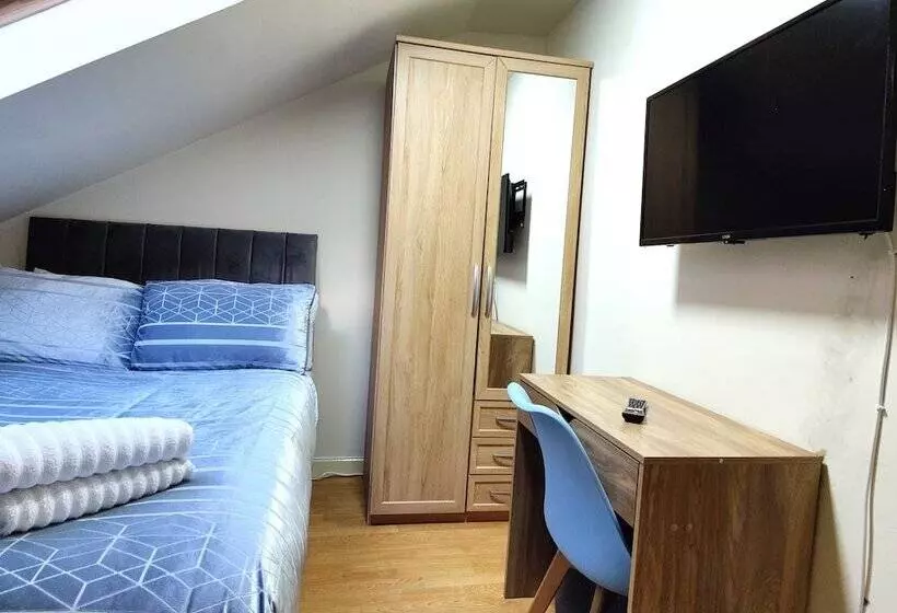 ペンション Liverpool City Centre Private Rooms Including Smart Tvs   With Shared Bathroom