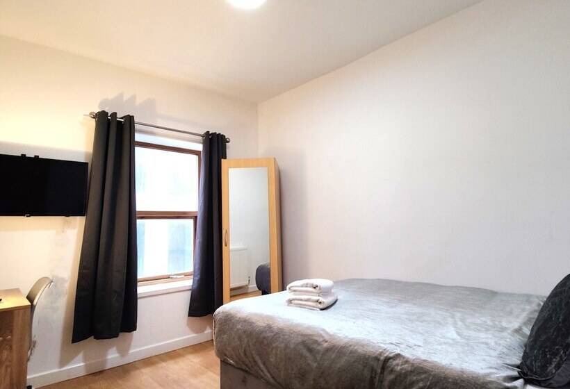 פנסיון Liverpool City Centre Private Rooms Including Smart Tvs   With Shared Bathroom
