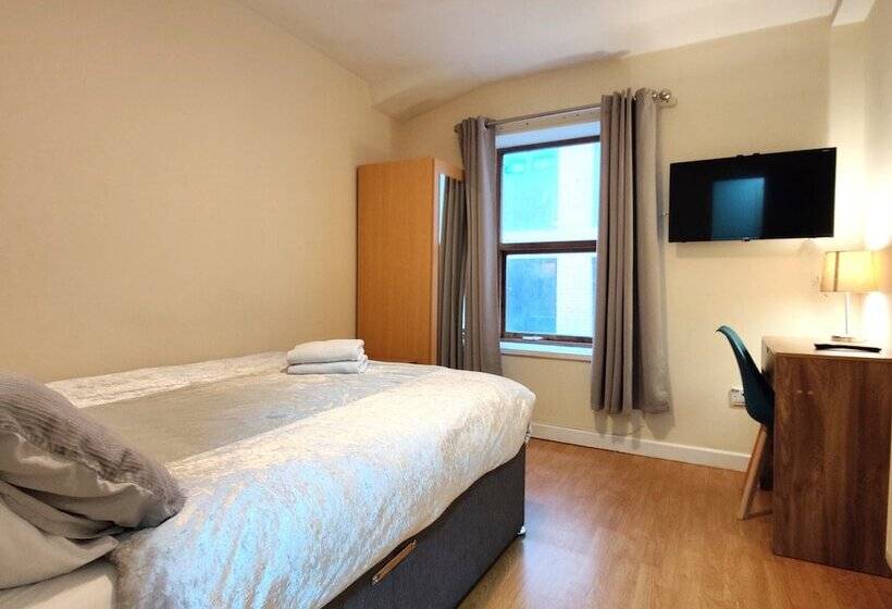 פנסיון Liverpool City Centre Private Rooms Including Smart Tvs   With Shared Bathroom