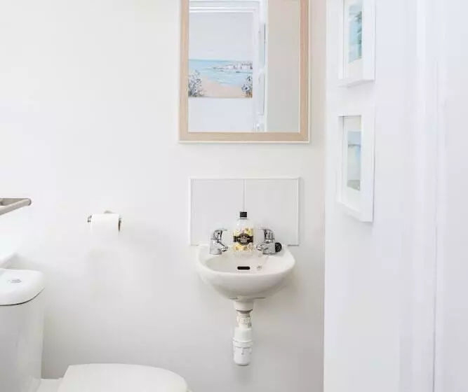 Majatalo Marina View Guest House