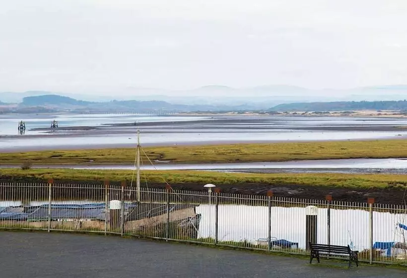 Majatalo Marina View Guest House