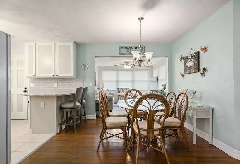 Plaza Cottage