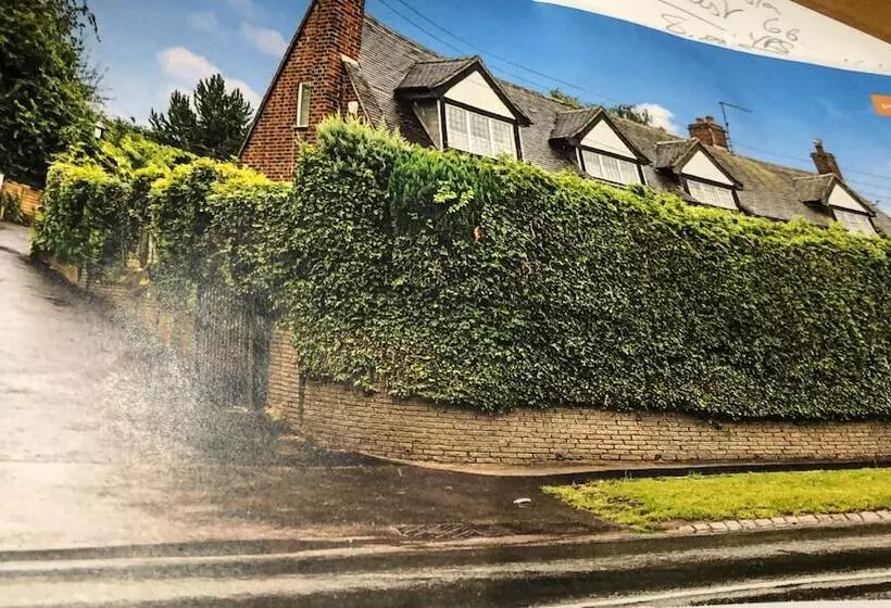 Stunning 3 Bed Cottage