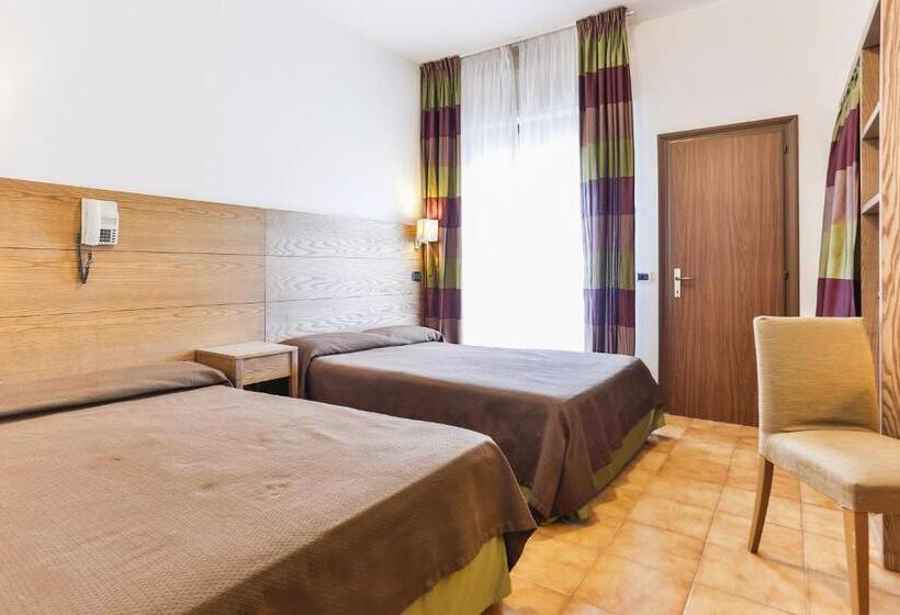 Отель Avana Mare