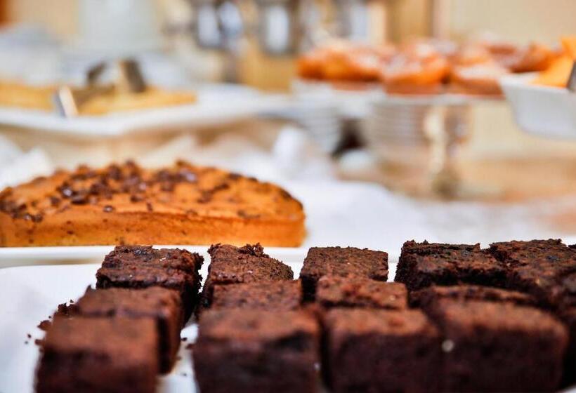 Отель Avana Mare