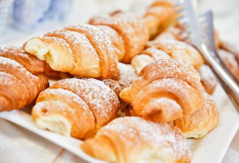 Отель Avana Mare