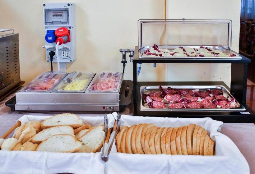 Отель Avana Mare