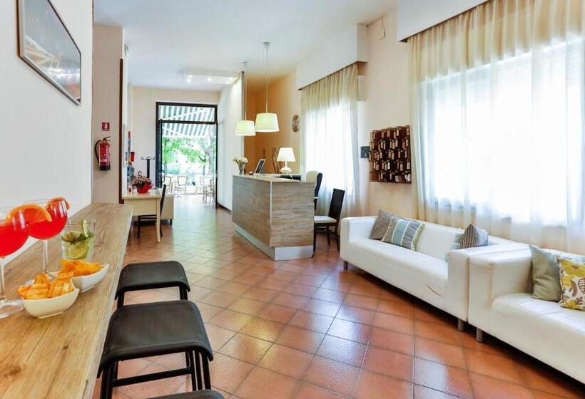 Отель Avana Mare