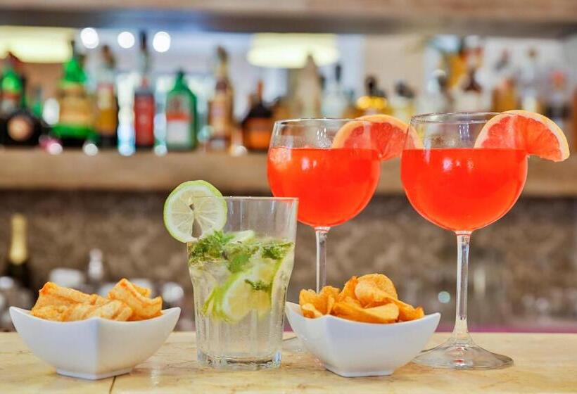 Отель Avana Mare