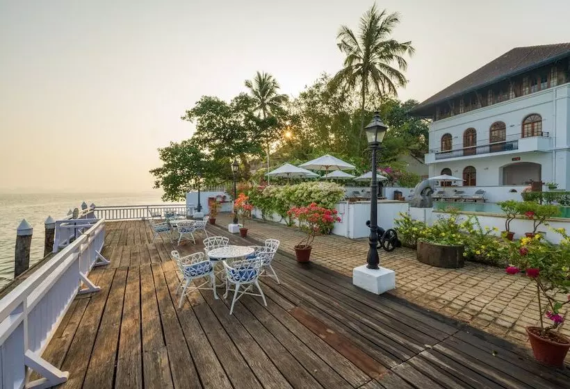 Hotel Brunton Boatyard   A Cgh Earth Experience