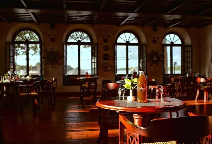 Hotel Brunton Boatyard   A Cgh Earth Experience