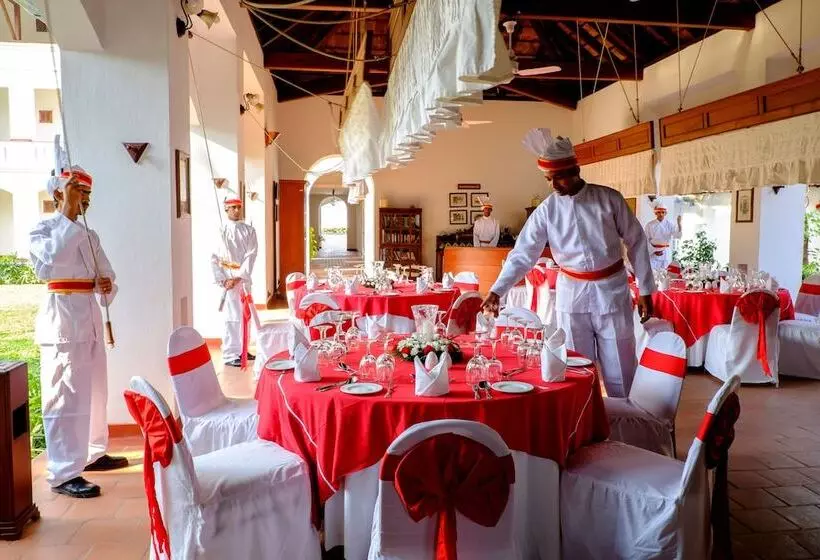 Hotel Brunton Boatyard   A Cgh Earth Experience