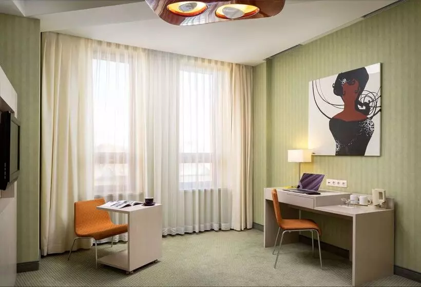 בית מלון כפרי Golden Tulip Ana Tower Sibiu