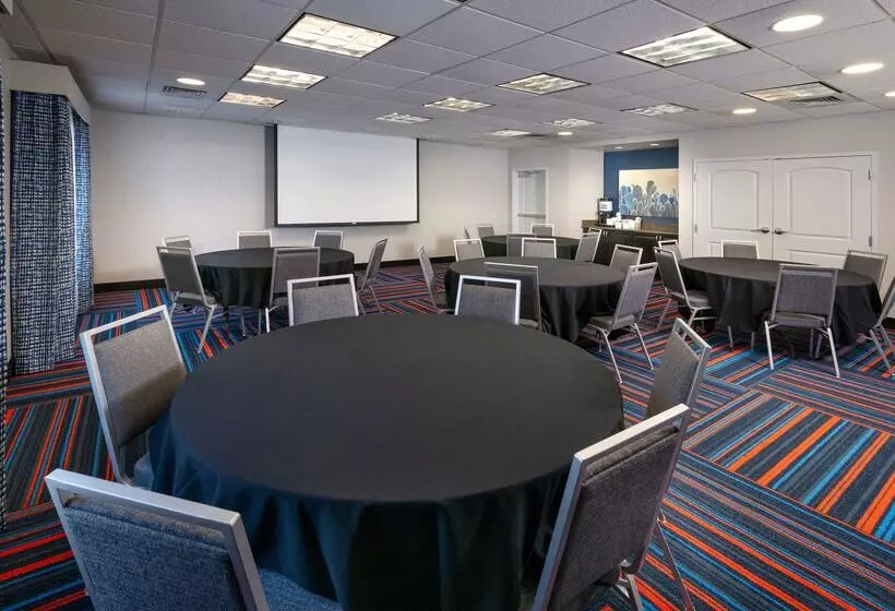 هتل Hampton Inn & Suites Phoenix North/happy Valley