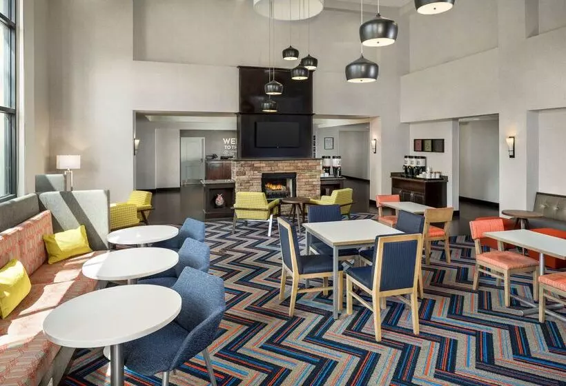 هتل Hampton Inn & Suites Phoenix North/happy Valley