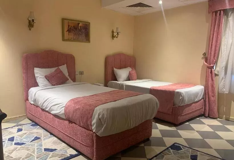 هتل Holidays Express