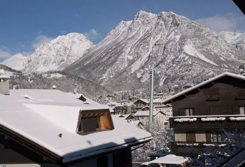 Отель La Genzianella Bormio