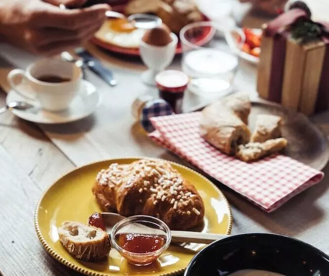 Отель La Genzianella Bormio