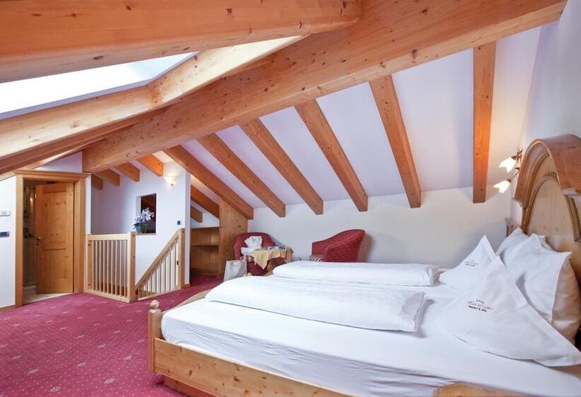 בית מלון כפרי Lagorai Resort & Spa