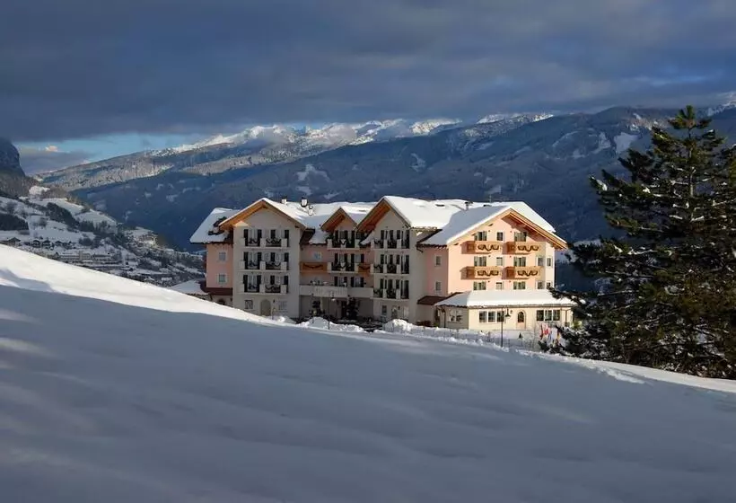 Отель Lagorai Resort & Spa