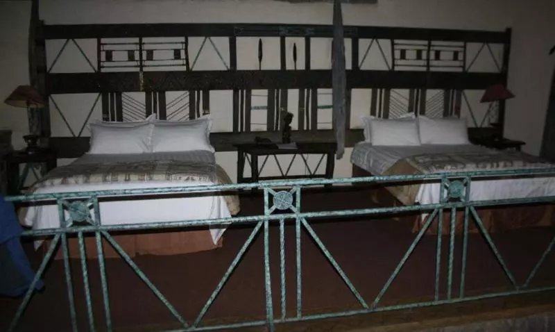 هتل Lodge At The Ancient City