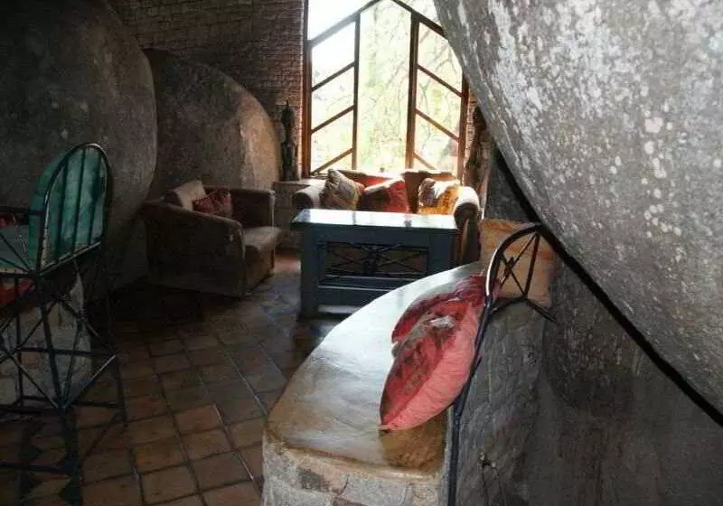 هتل Lodge At The Ancient City