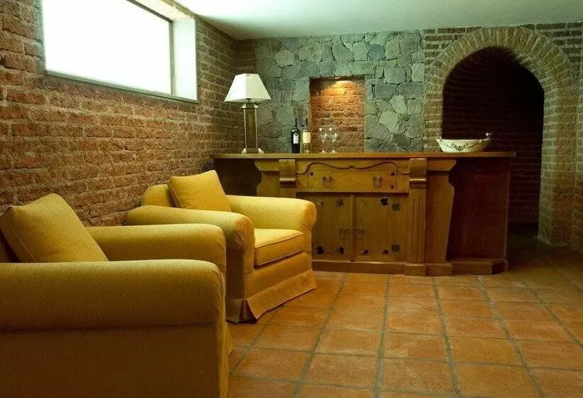 Отель Marques De Tojo