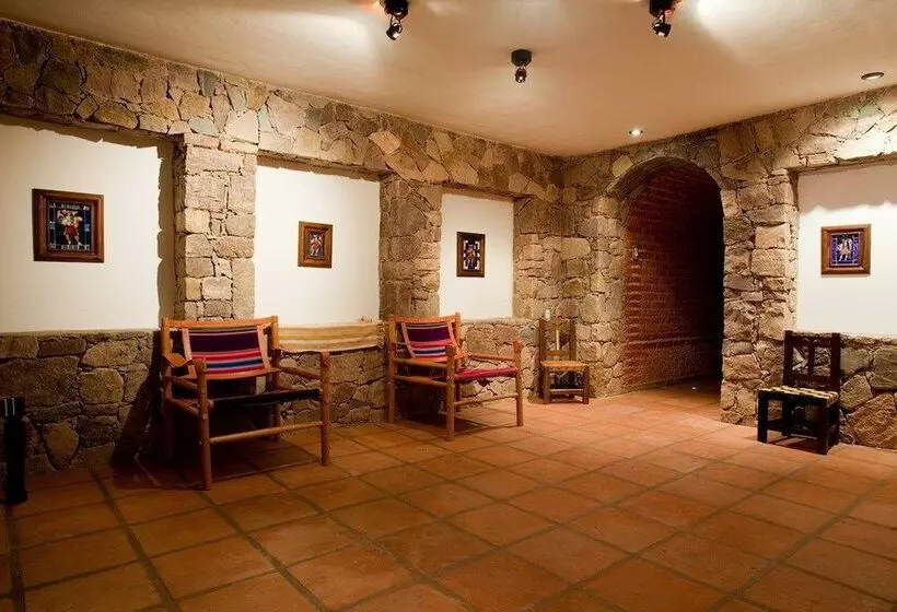 Отель Marques De Tojo